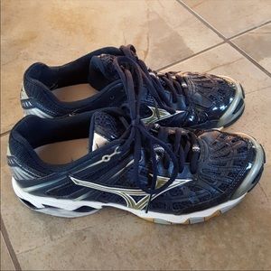 Mizuno navy blue volleyball shoes